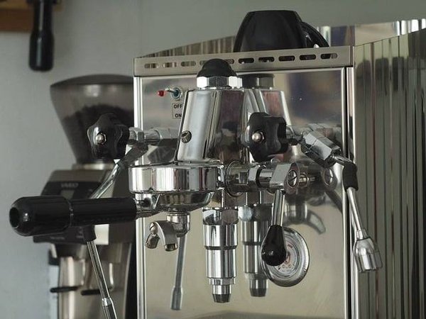 Comparatif 2023 : Quelle Machine à Café à Grains Choisir pour un Café de Qualité à la Maison ?
