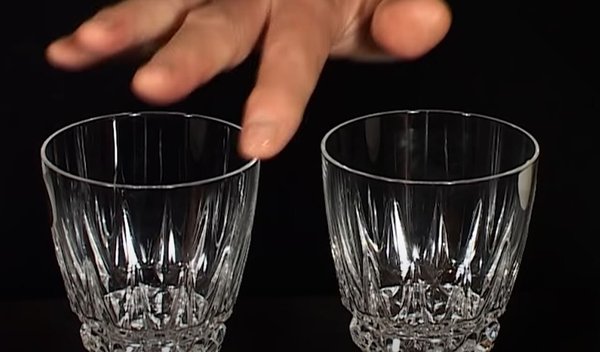 Pourquoi le verre en cristal résonne ?